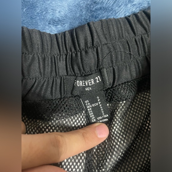 Forever 21 Green Camo Shorts - Picture 4 of 5